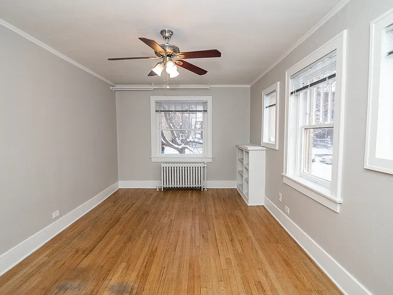 1035 N Pearl St — Photo 22