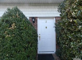 3 Mayfair Rd, Nesconset, NY 11767