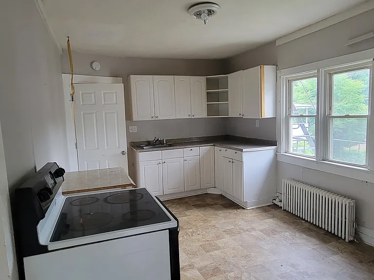 8 Warren St #3 — Photo 15