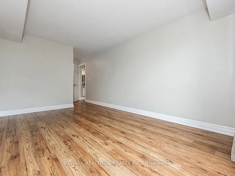 2111 Lake Shore Blvd W #505 — Photo 15