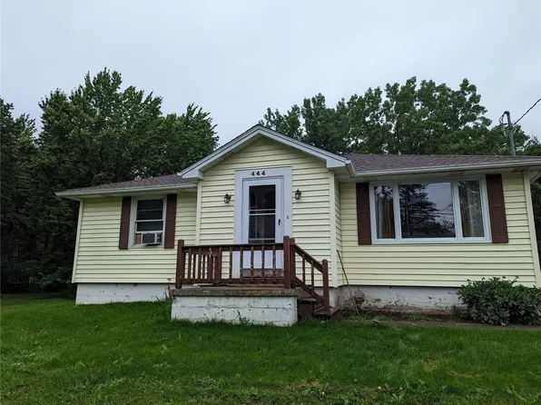 444 E Oak Orchard St, Medina, NY 14103