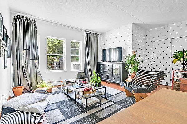 1st image of 133 W 117th St APT 3