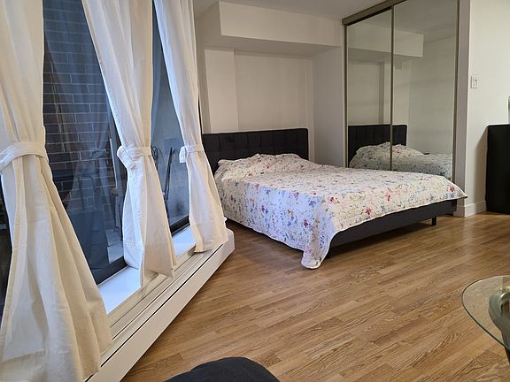 2nd image of 1330 Burrard St #907