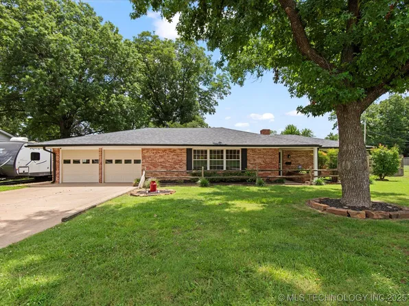 1508 Lariat Dr, Bartlesville, OK 74006