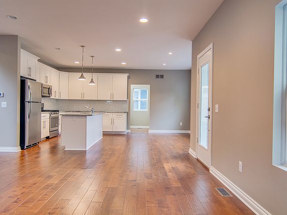5th image of 313 E Maryland Ave