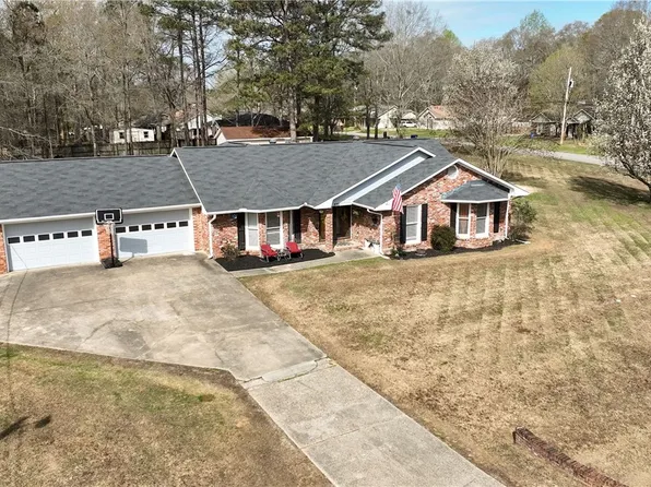530 Lee Road 960, Smiths Station, AL 36877