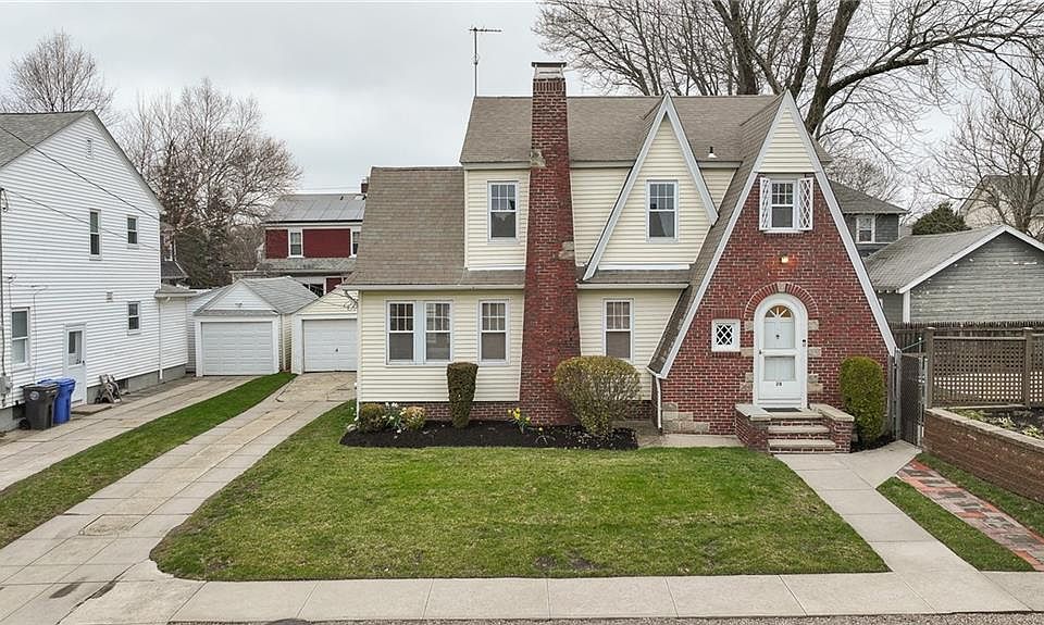 1st image of 28 Rosewood Ave