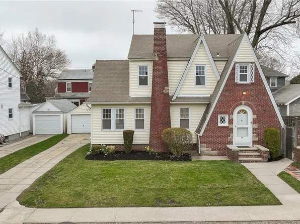 28 Rosewood Ave, Cranston, RI 02905