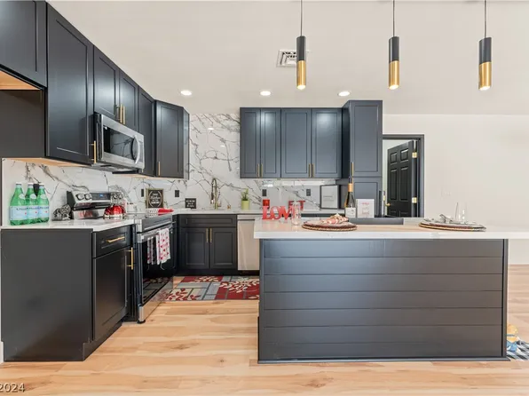 31 Jade Cir, Las Vegas, NV 89106
