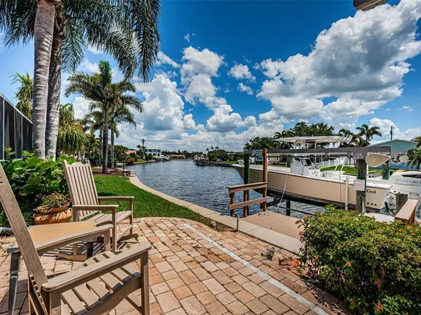 1496 49th Ave NE, Saint Petersburg, FL 33703