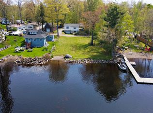 12 Gould Rd, Orono, ME 04473