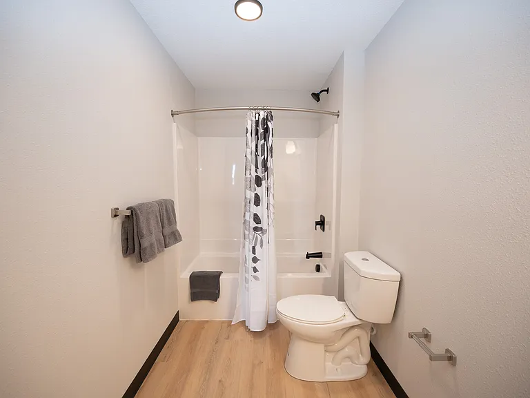 1075 4th St NE #131 — Photo 17
