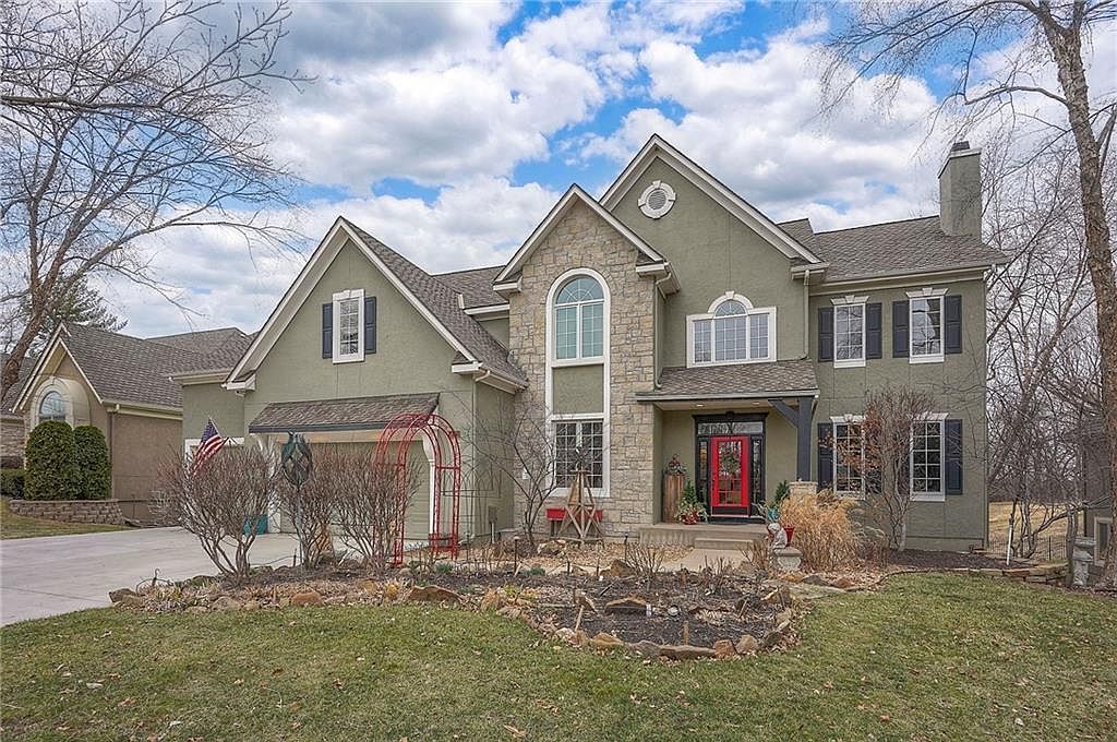 4512 Ironhorse Dr