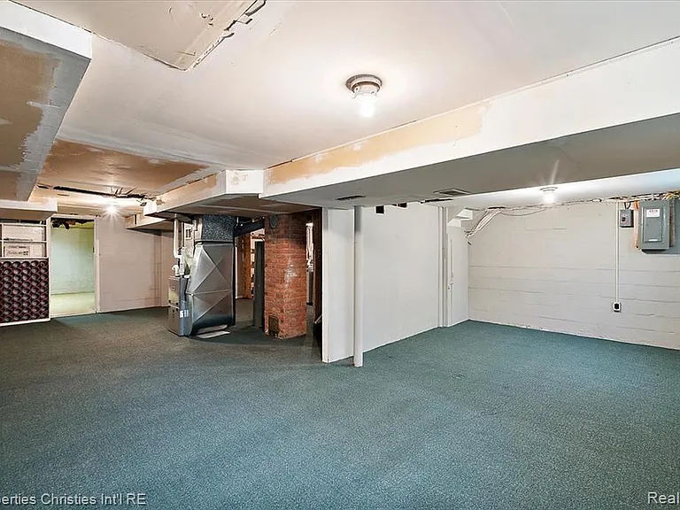 735 Novi St — Photo 28