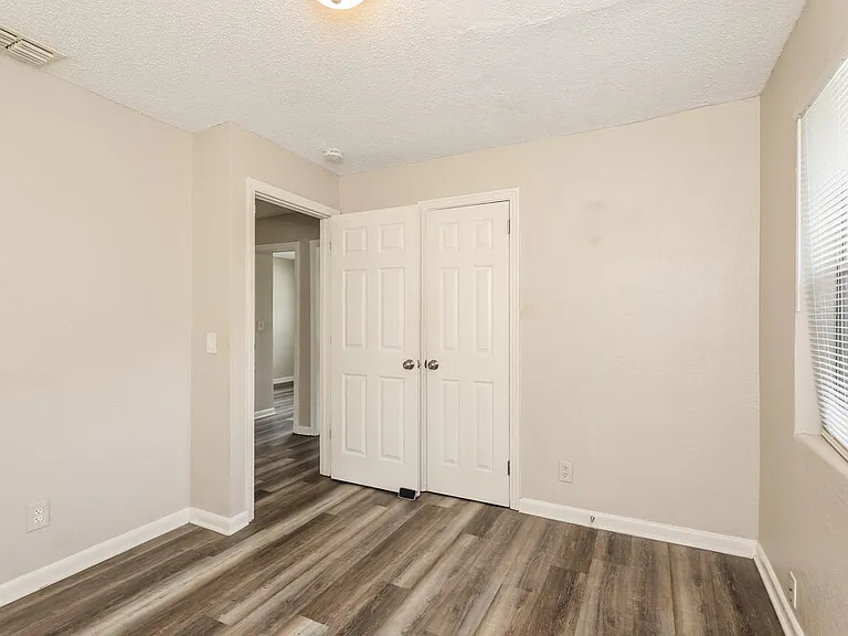 5528 Vernon Rd — Photo 10