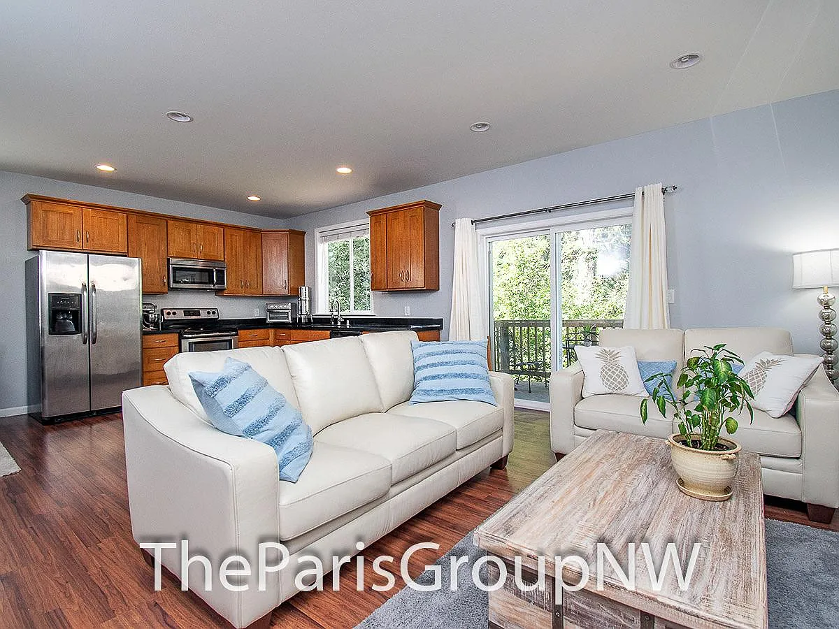 3 bed, 2.5 bath, 1580 sqft, $2,895 — Photo 3