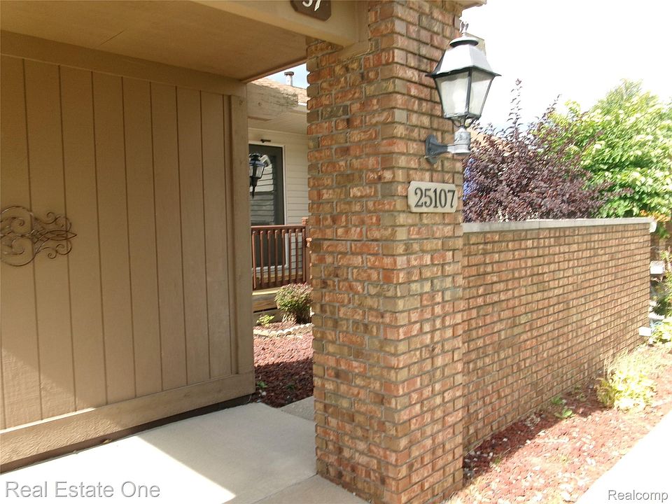 1st image of 25107 Hamilton Ct Unit 4