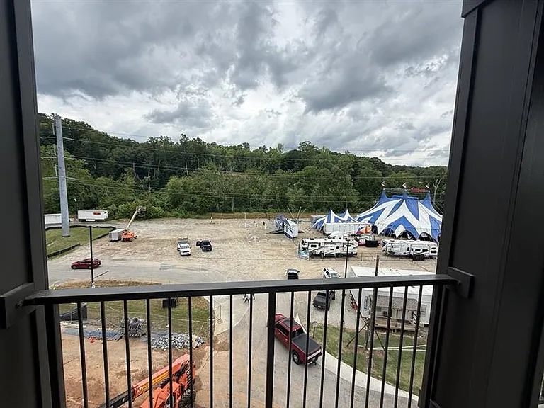 District on the Etowah Apartments — Photo 621