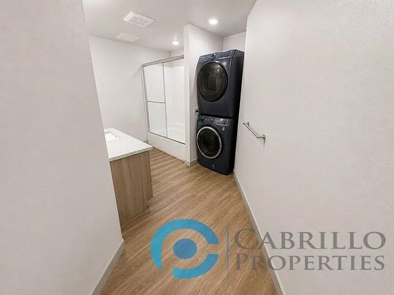 3093 Broadway #302 — Photo 7