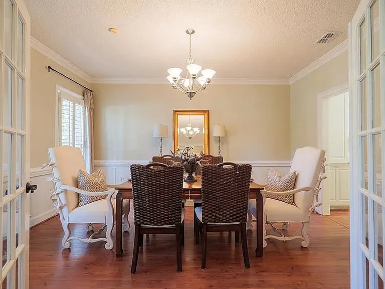 1009 Williamsburg Dr — Photo 20