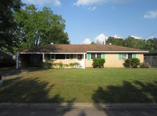 419 Summerhaven Dr, Columbus, MS 39702