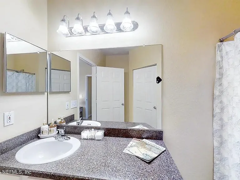 13703 Richmond Park Dr N #1905 — Photo 16