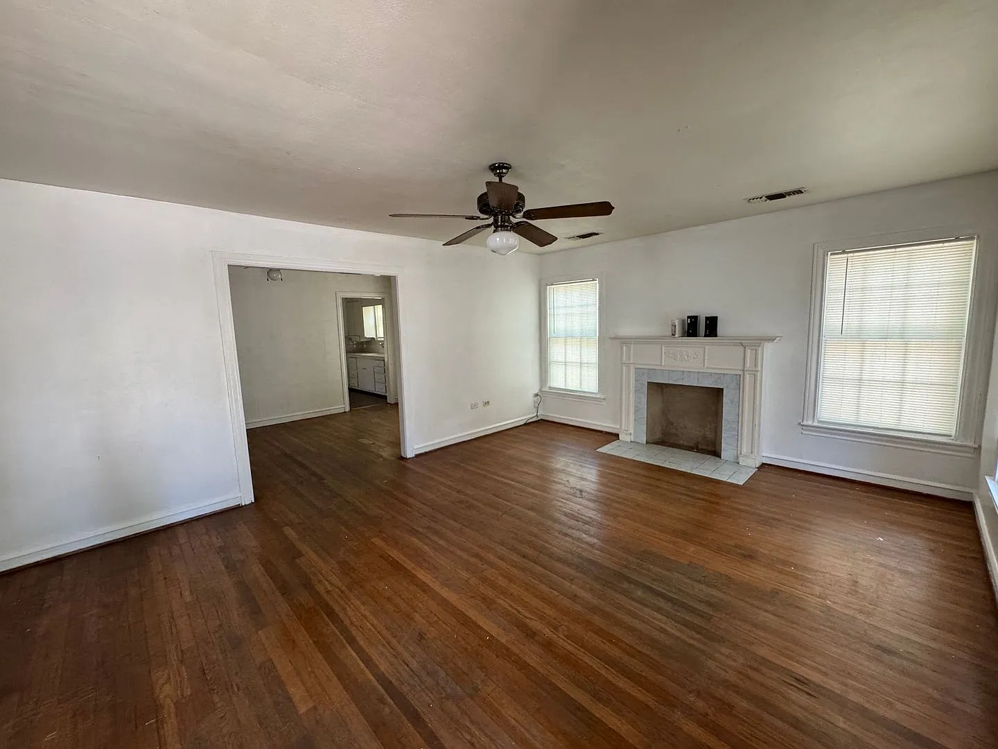 Central Waco Cottage — Photo 2