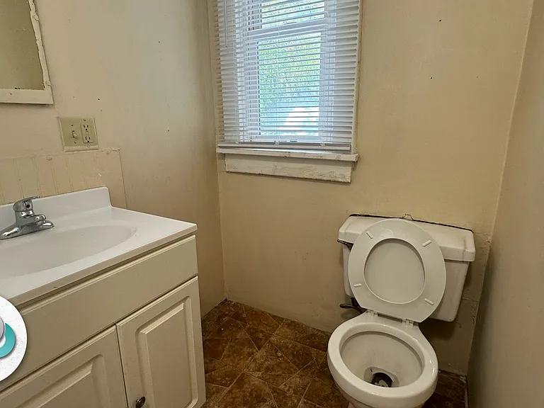 304 W Walnut St #4 — Photo 10