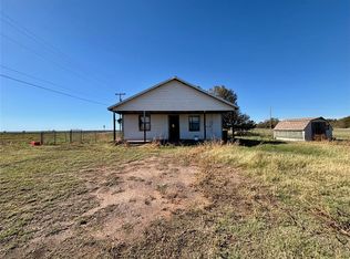 100 Debra Dr, Tipton, OK 73570