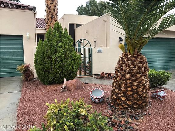 3rd image of 2810 Bridgepointe Dr