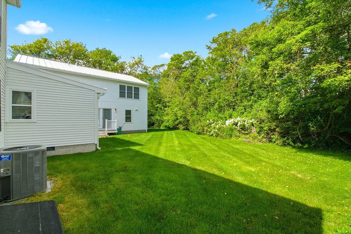 4 bed, 4.0 bath, 5000 sqft, $3,500 — Photo 4