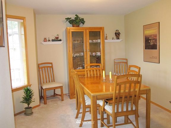 3rd image of 504 109th Avenue E