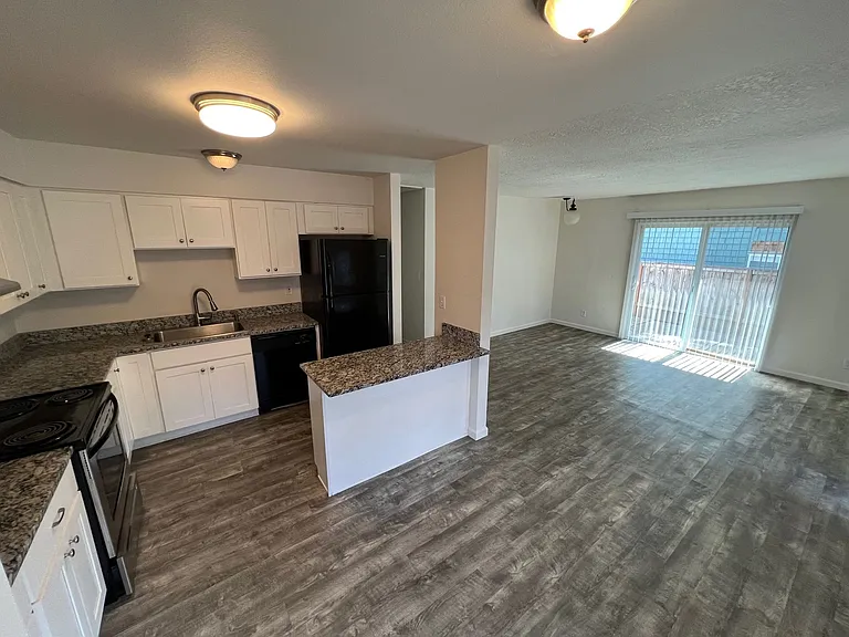 11575 SW Greenburg Rd #8 — Photo 15