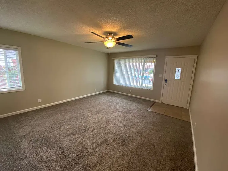 1602 Oak Chase Ct — Photo 3