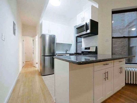 3rd image of 507 E 87th St #C2