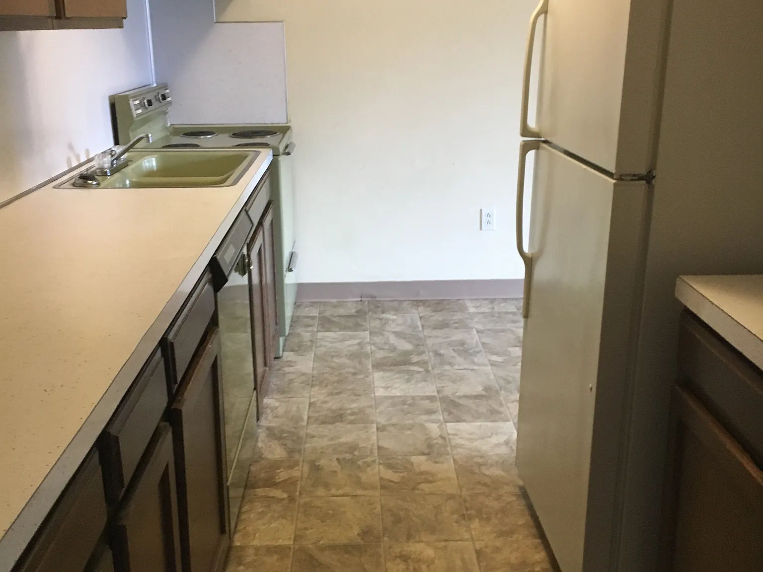 237 Lake Ave NW — Photo 2