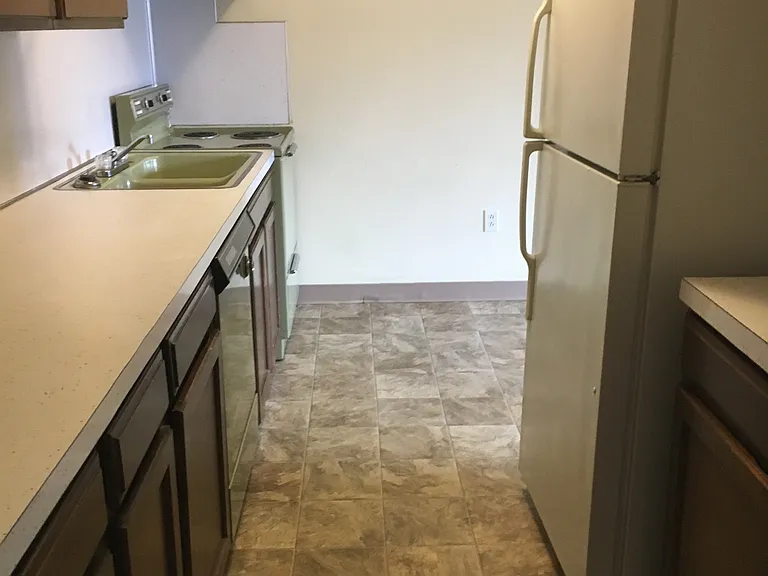 235 Lake Ave NW #25 — Photo 7