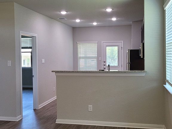 3rd image of 112 Joseph Cir