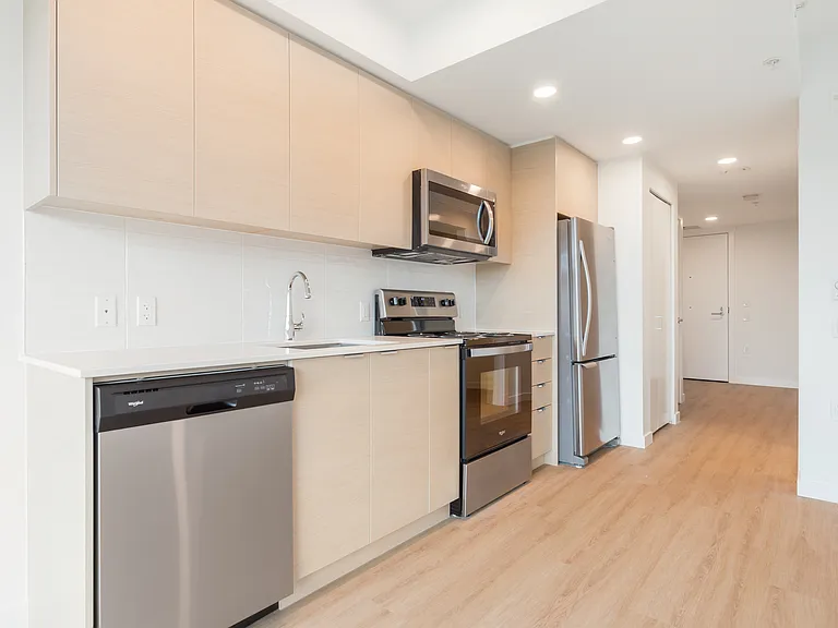 3655 Victoria Dr — Photo 14