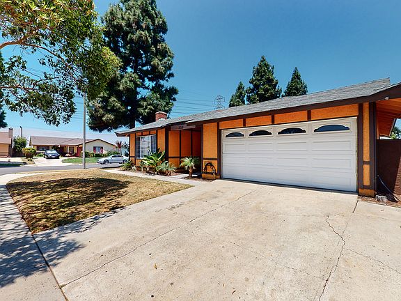 2nd image of 305 E Bradenhall Dr
