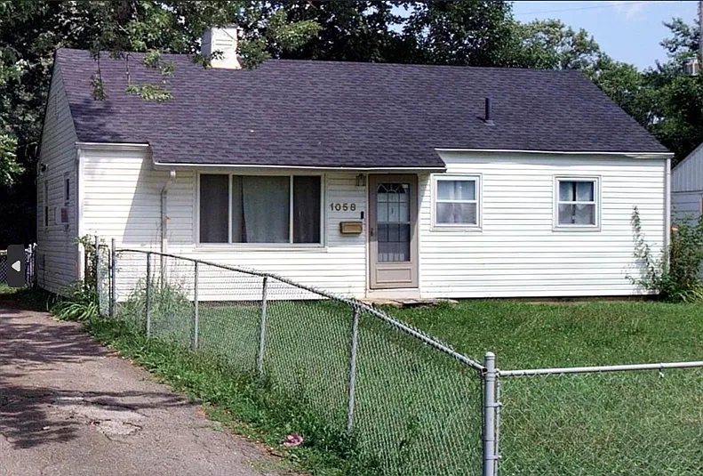 3 bed, 864 sqft, $1,300 — Photo 1