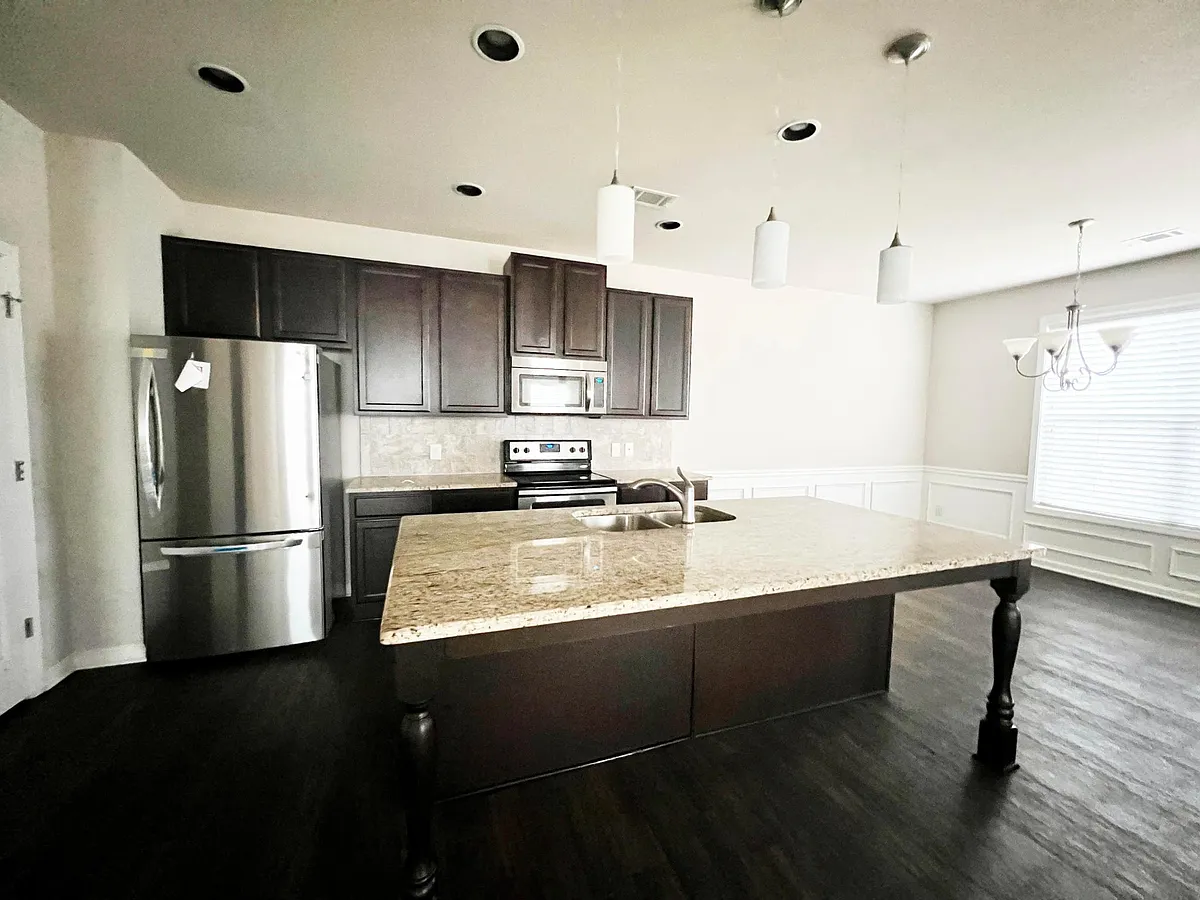 Building Photo - 5556 Apple Grove Rd