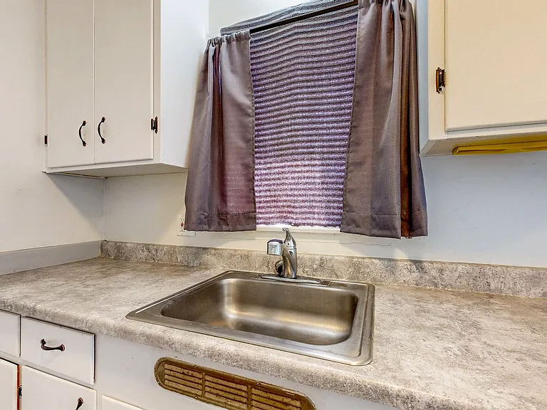 560 McConnell Ave — Photo 8