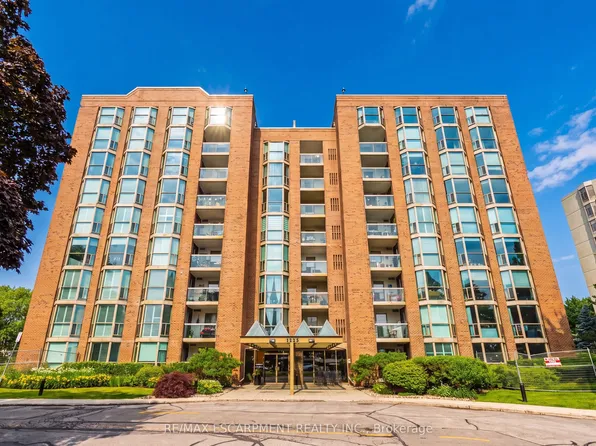 1225 N Shore Blvd E #605, Burlington, ON L7S 1Z6