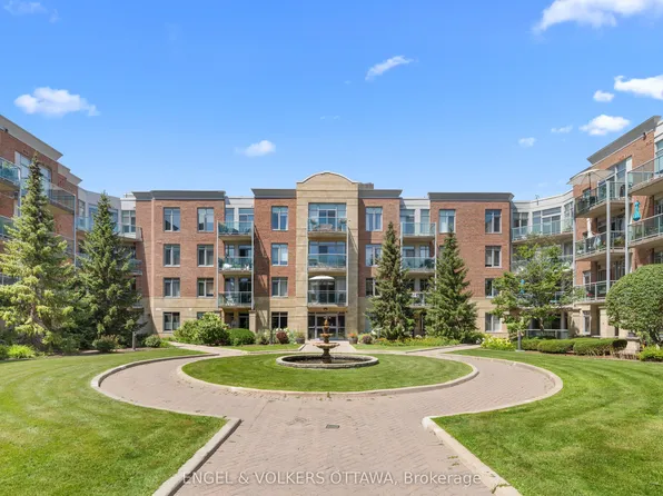 205 Bolton St #304, Ottawa, ON K1N 1K7