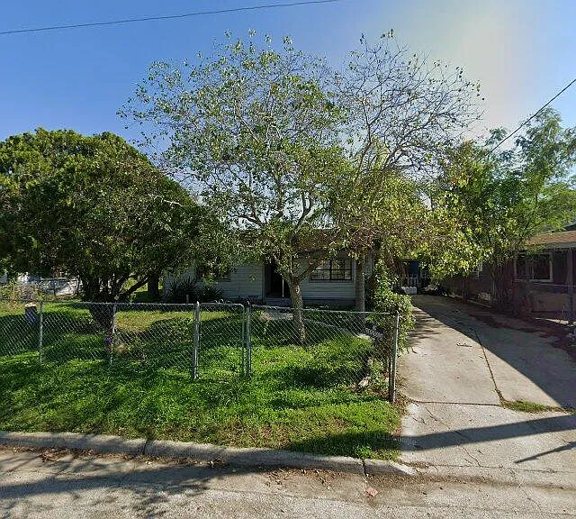 139 Maria St — Photo 1