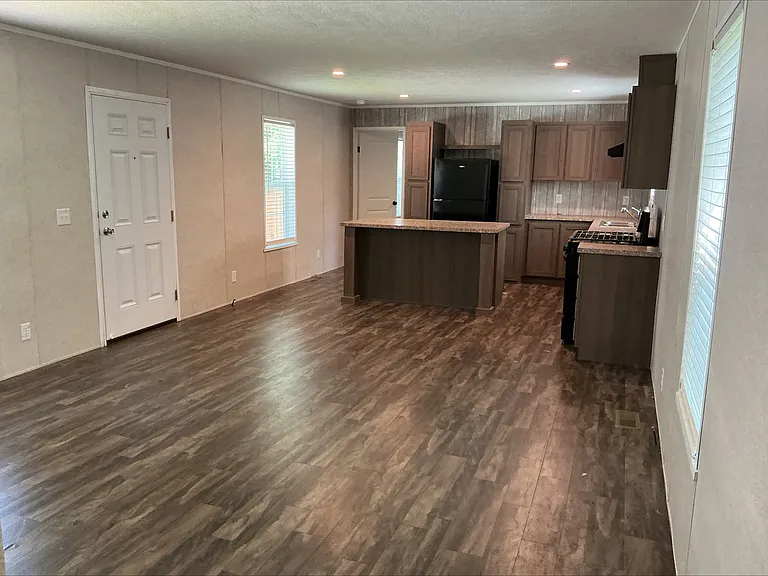 24150 Veterans Rd #73 — Photo 6