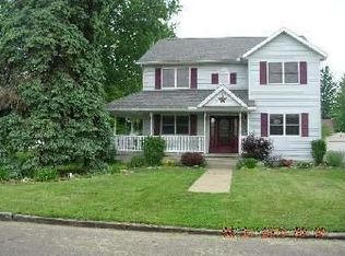 1115 Chestnut St, Dover, OH 44622