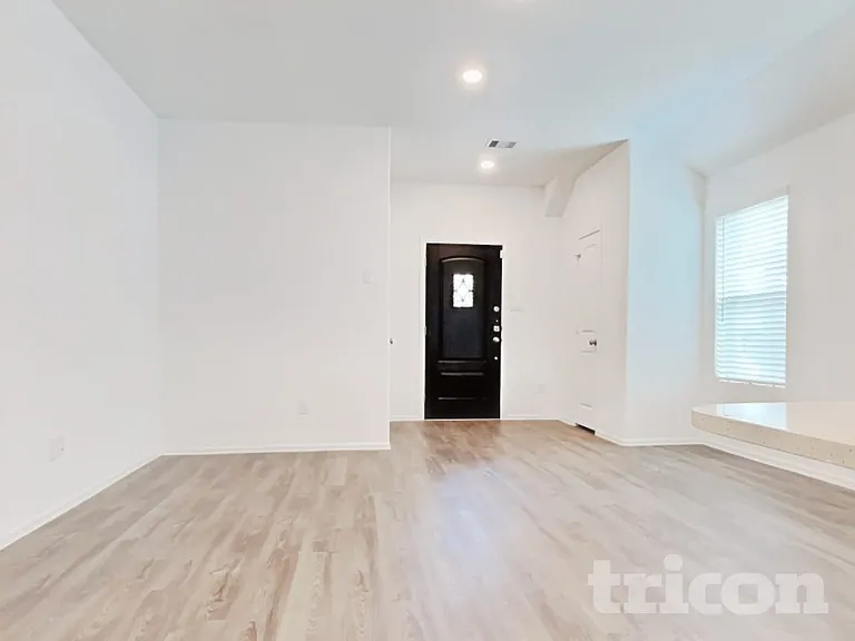 212 Seven Pines Dr — Photo 4