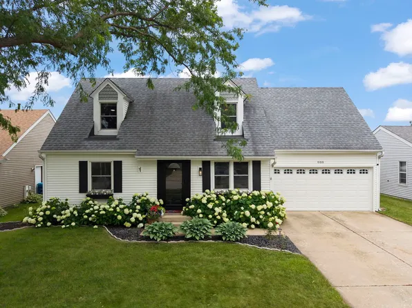888 Shady Ln, Aurora, IL 60506